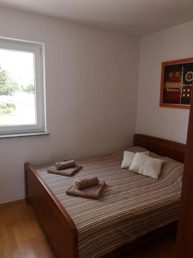 Apartman Branimir โนวาลยา ภายนอก รูปภาพ