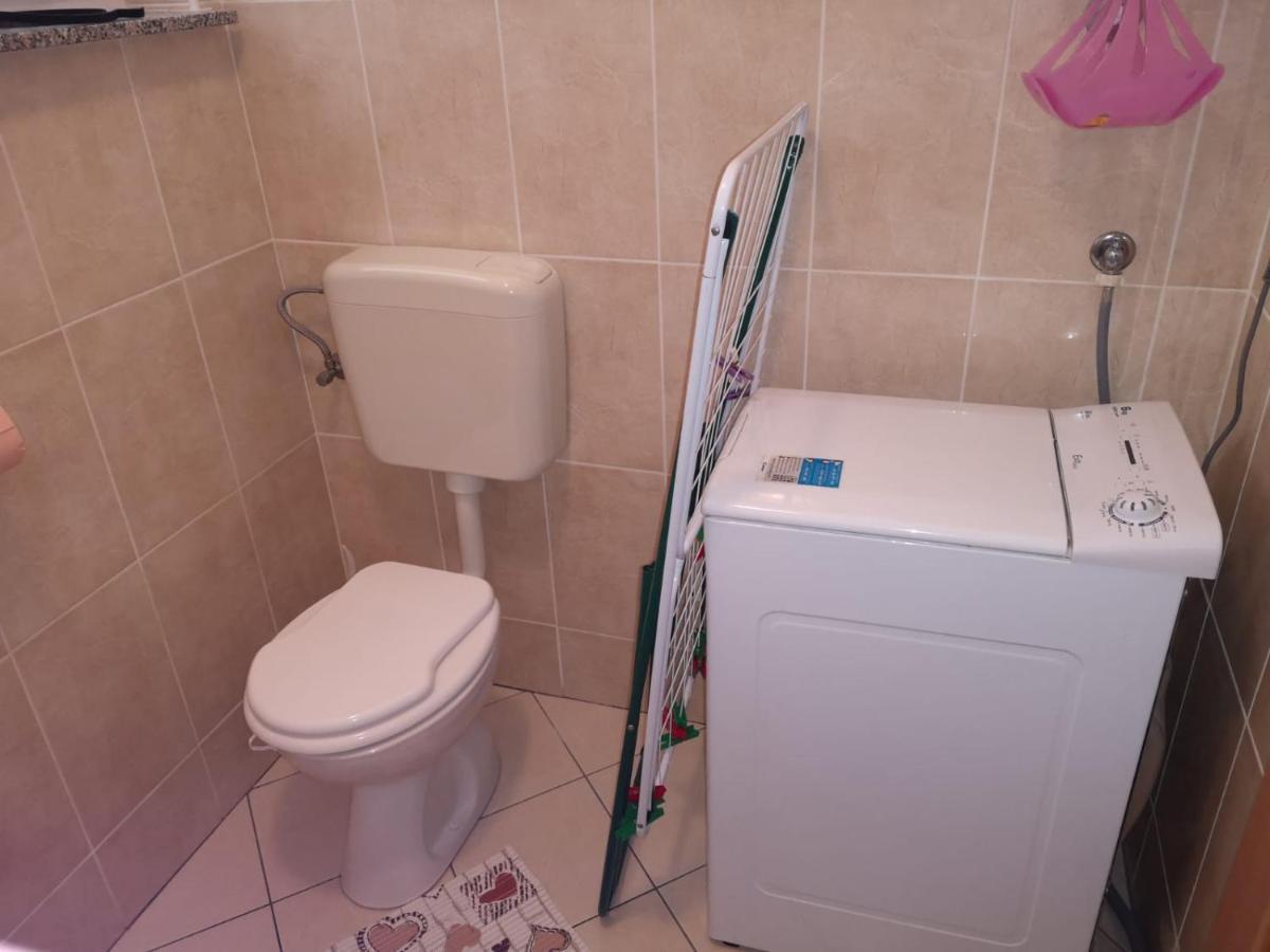 Apartman Branimir โนวาลยา ภายนอก รูปภาพ